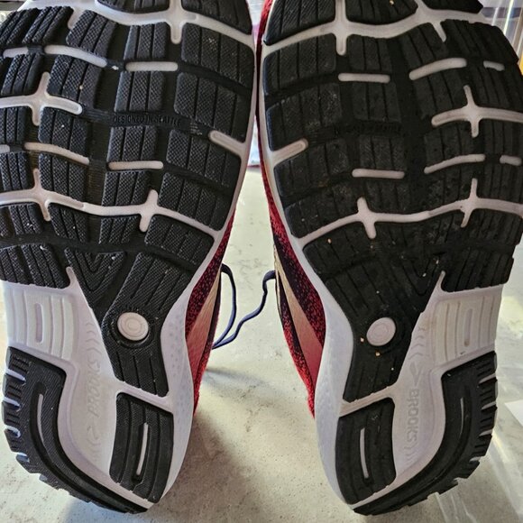 Brooks Ghost Size 11B - Barely Used - Picture 5 of 5